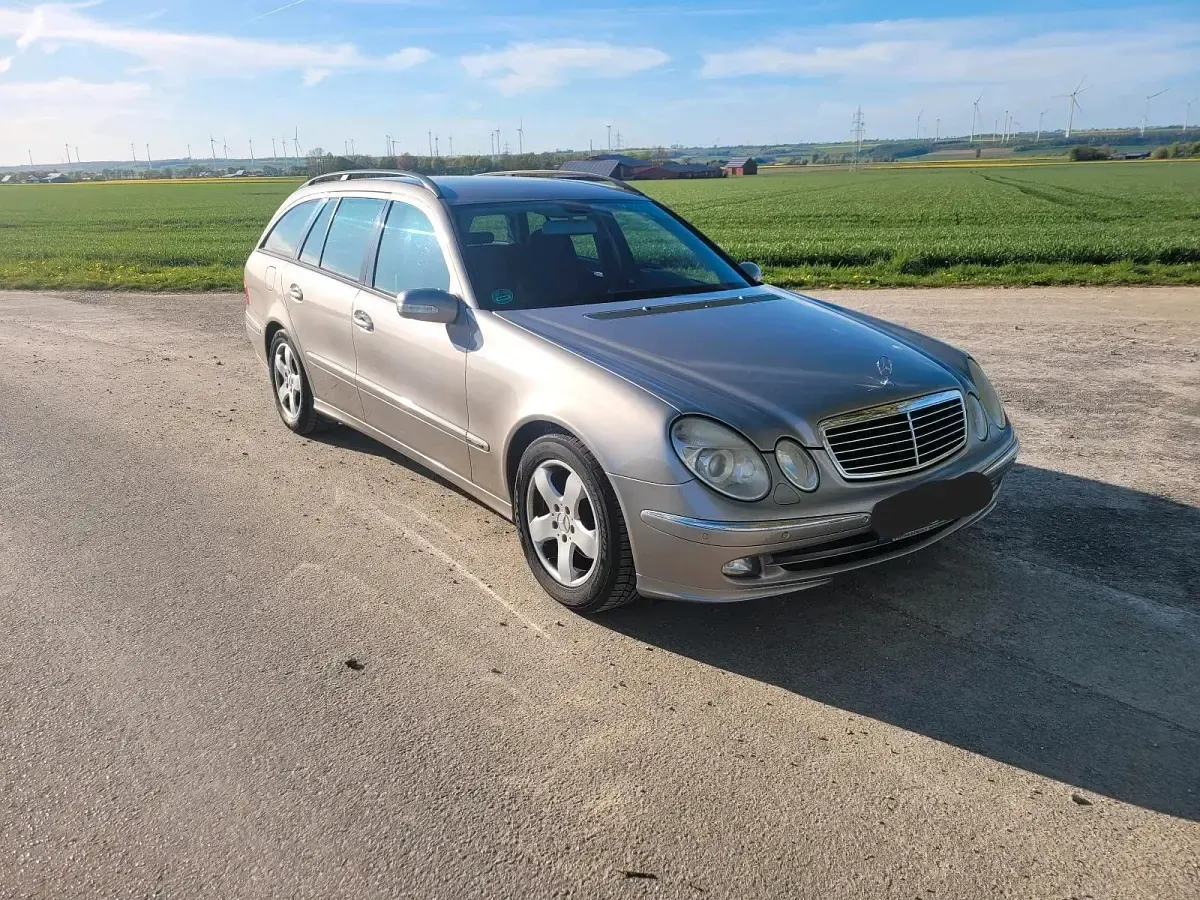 Usado Mercedes E220 150 CV (110 kW) 2006 Gris Familiar