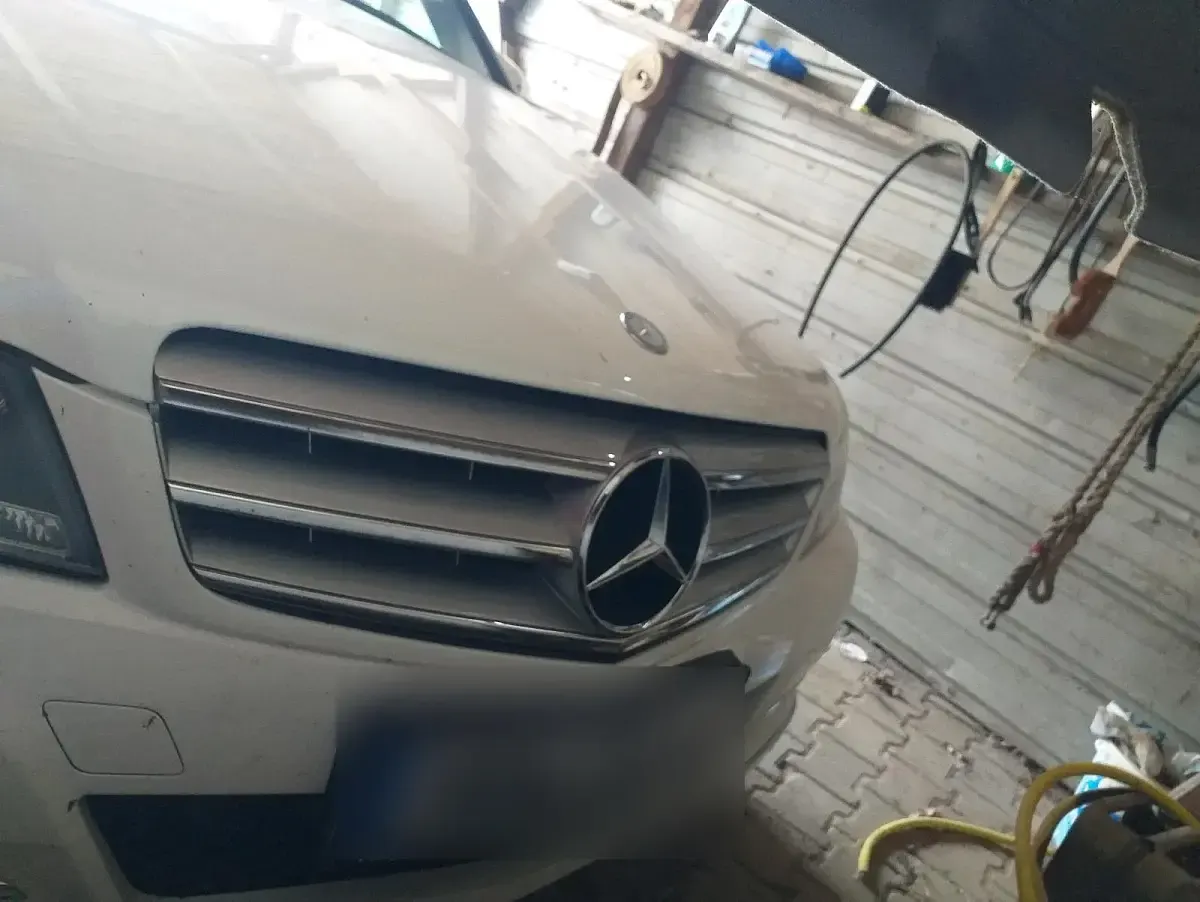 Gebraucht Mercedes C220 170 PS (125 kW) 2012 Weiß Limousine