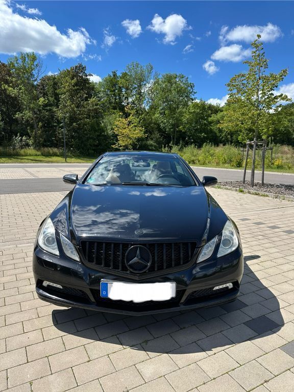 Schwarz Gebraucht 2009 Mercedes E350 Coupé | 9.799 € (Guter Preis) - Bild 1/4