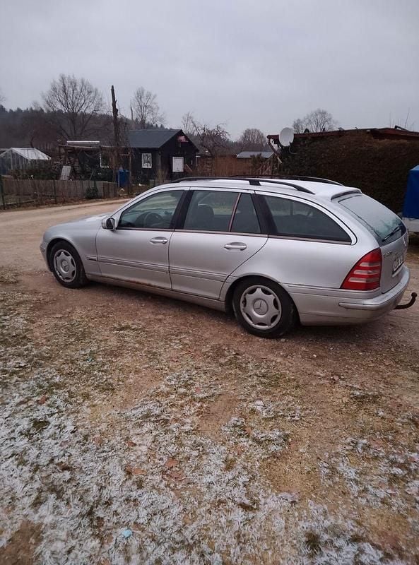 Gebraucht Mercedes C220 Elegance 143 PS (105 kW) 2002 Silber Kombi