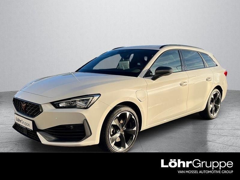 Weiß Gebraucht 2022 Cupra Leon Limousine | 22.980 € (Guter Preis) - Bild 1/4