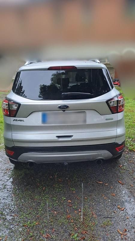 Gebraucht Ford Kuga 120 PS (88 kW) 2018 Silber SUV