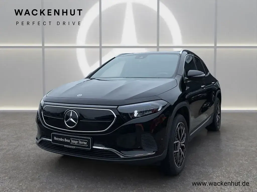 Gebraucht Mercedes EQA300 Progressive 167 kW (228 PS) 2023 Schwarz SUV