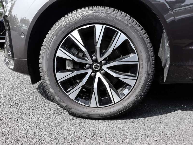 Gebraucht Volvo XC60 Plus 197 PS (144 kW) 2023 Grau SUV