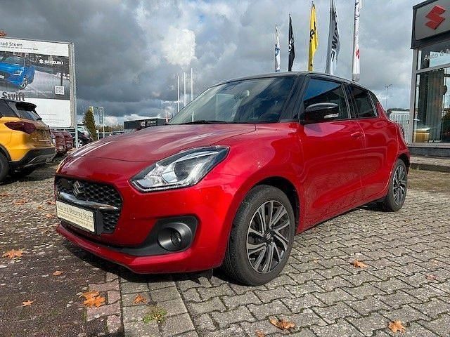 Rot Gebraucht 2022 Suzuki Swift Comfort+ Kleinwagen | 14.690 € (Fairer Preis) - Bild 1/4