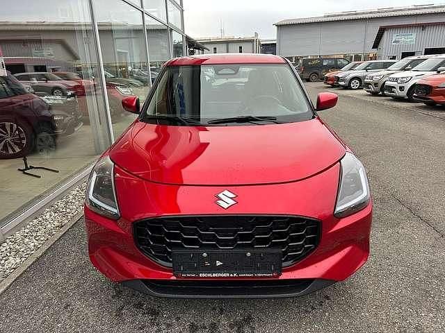 Neu Suzuki Swift Club 83 PS (61 kW) 2025 Flame orange pearl met... Kleinwagen