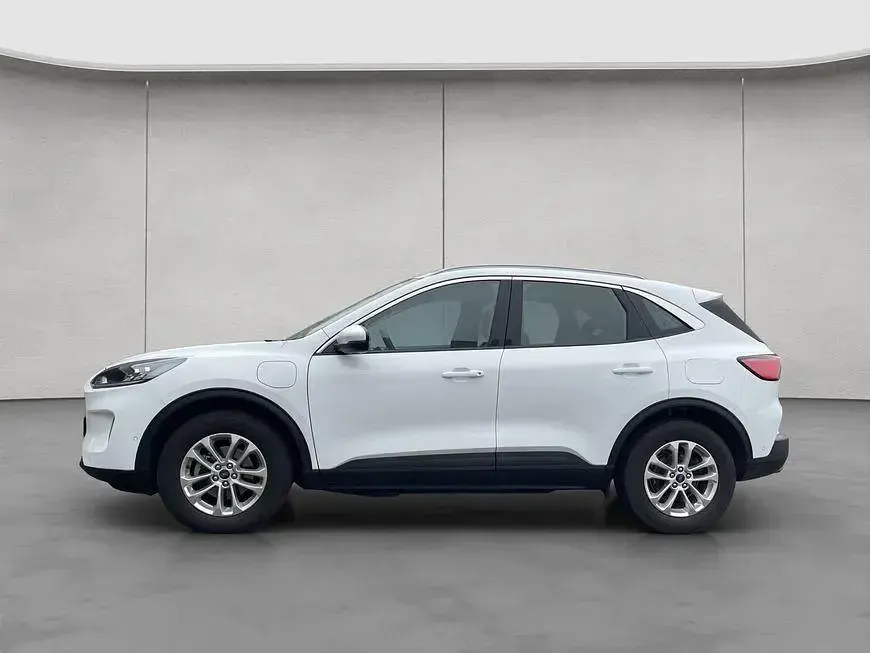 Używany Ford Kuga Titanium 152 KM (111 kW) 2022 Biały SUV