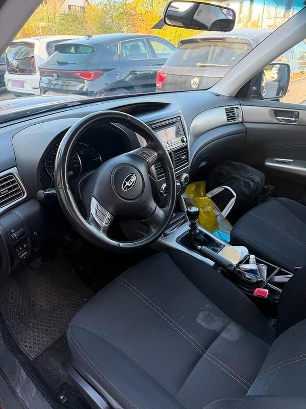 Gebraucht Subaru Forester 147 PS (108 kW) 2011 Rot SUV