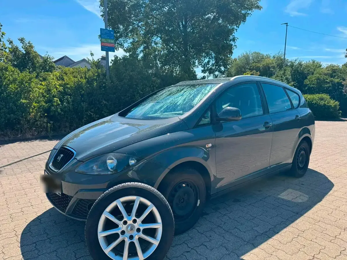 Gebraucht Seat Altea XL 125 PS (91 kW) 2011 Grau Van / Kleinbus
