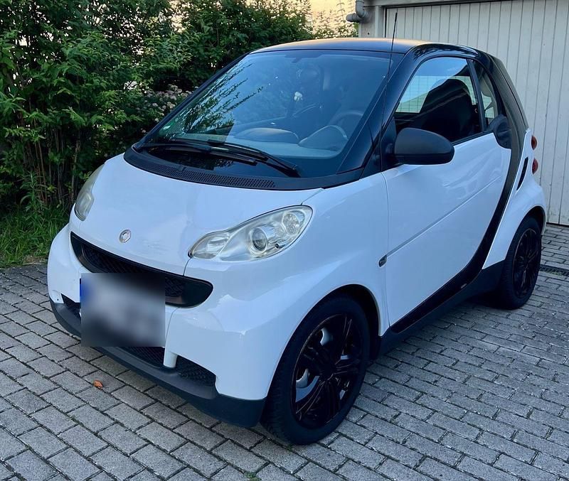Weiß Gebraucht 2009 Smart ForTwo Coupé Pure Coupé | 4.250 € (Fairer Preis) - Bild 1/4