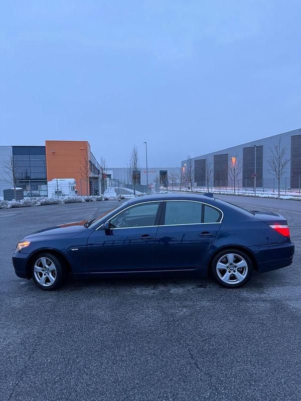 Gebraucht BMW 530 Performance 235 PS (172 kW) 2007 Blau Limousine