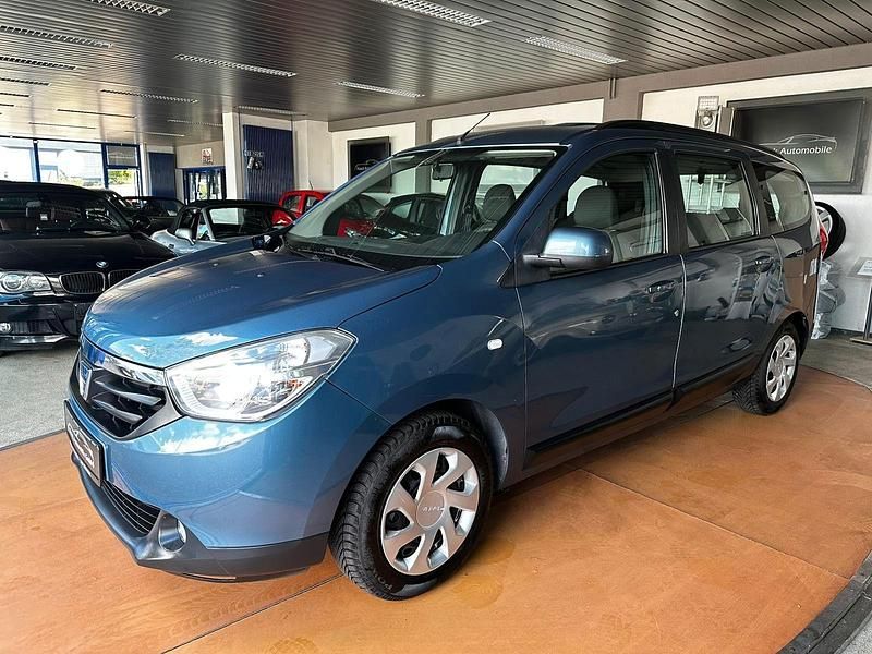 Blau Gebraucht 2014 Dacia Lodgy Lauréate Van / Kleinbus | 9.790 € (Fairer Preis) - Bild 1/3