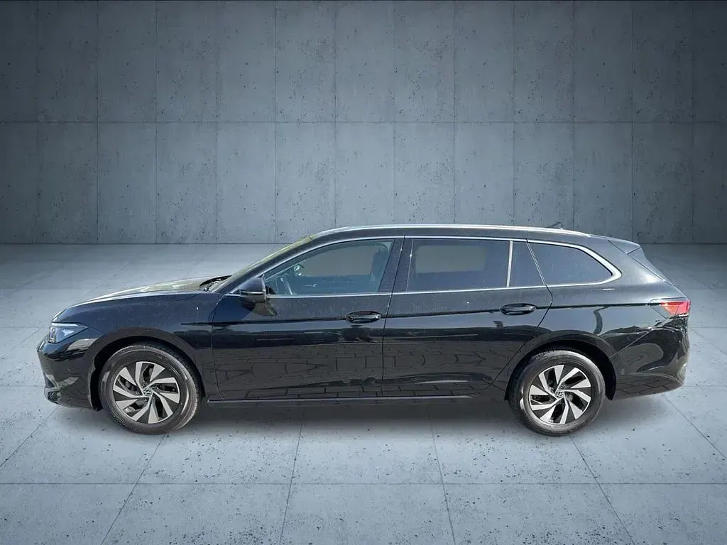Gebraucht VW Passat Business 150 PS (110 kW) 2024 Grenadillschwarz metallic Kombi