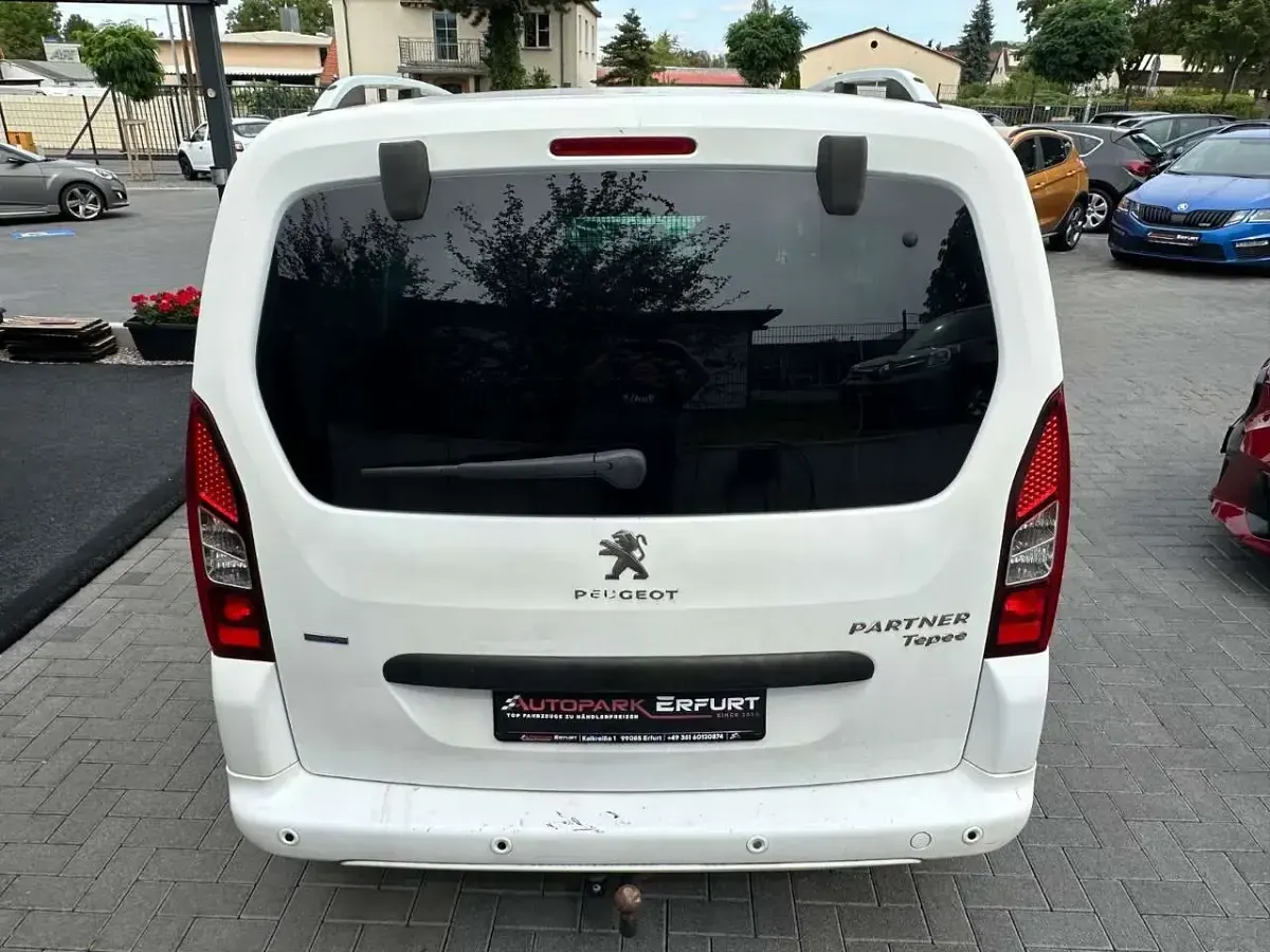 Gebraucht Peugeot Partner Active 99 PS (72 kW) 2016 Lack weiss banquise/deckende l Van / Kleinbus