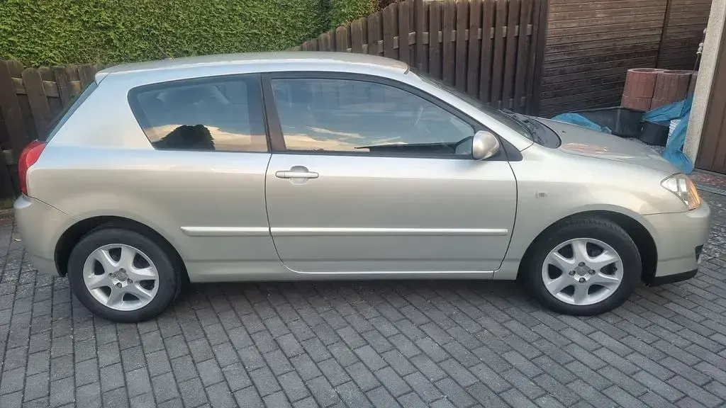 Gebraucht Toyota Corolla Edition 110 PS (80 kW) 2006 Silber Limousine