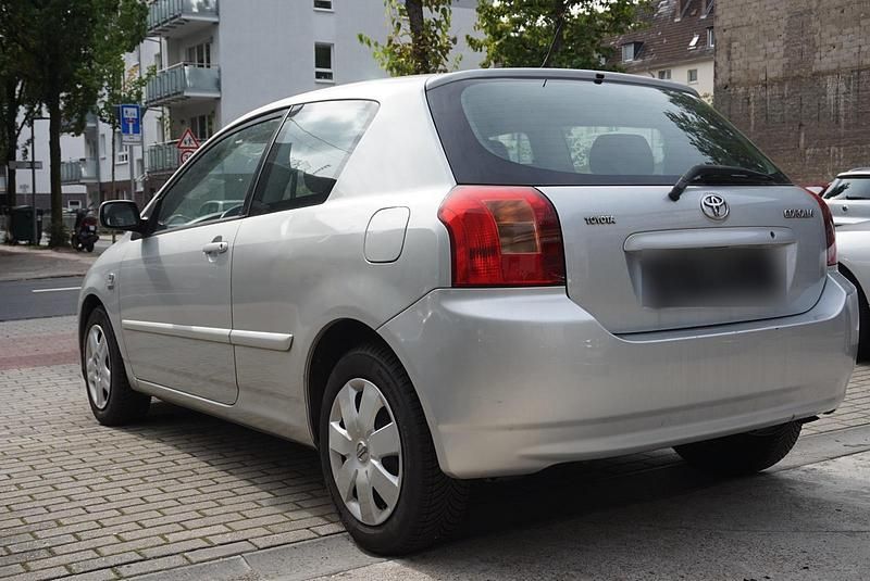Gebraucht Toyota Corolla 97 PS (71 kW) 2004 Silber Kleinwagen
