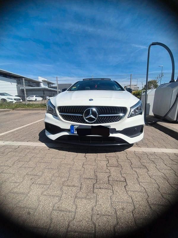Gebraucht Mercedes CLA250 211 PS (155 kW) 2017 Weiß Limousine