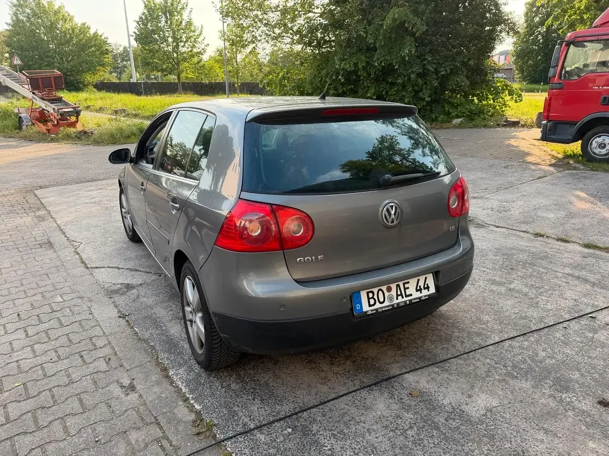 Second-hand VW Golf VI United 102 CP (75 kW) 2009 Gri Hatchback