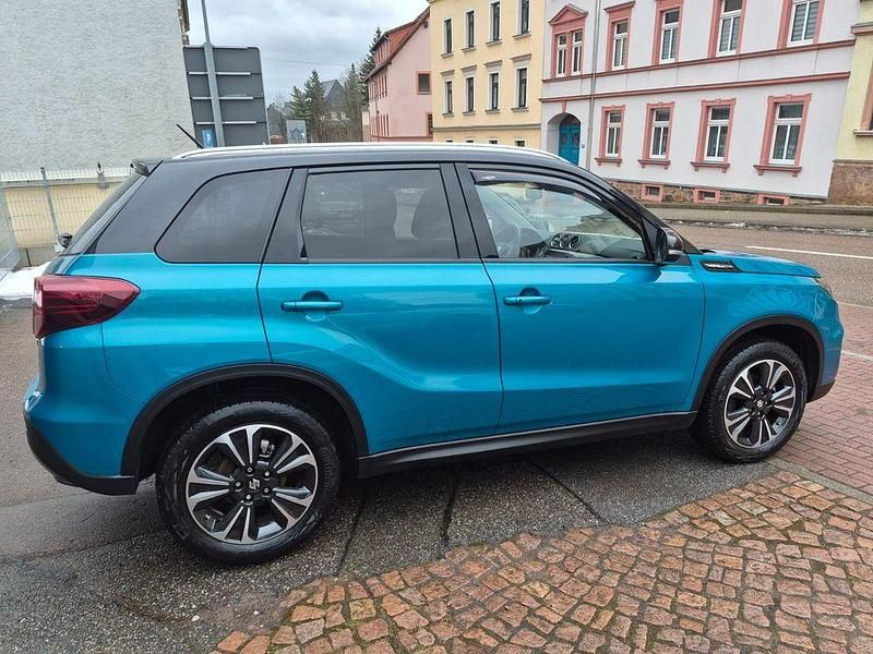 Gebraucht Suzuki Vitara Comfort+ 129 PS (94 kW) 2024 Blau SUV