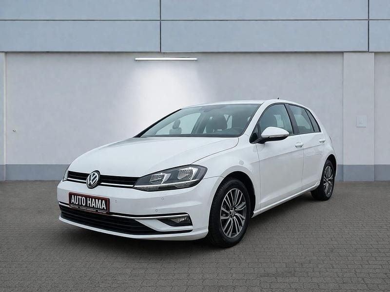 Gebraucht VW Golf VII Sound 110 PS (80 kW) 2018 Weiß Kleinwagen