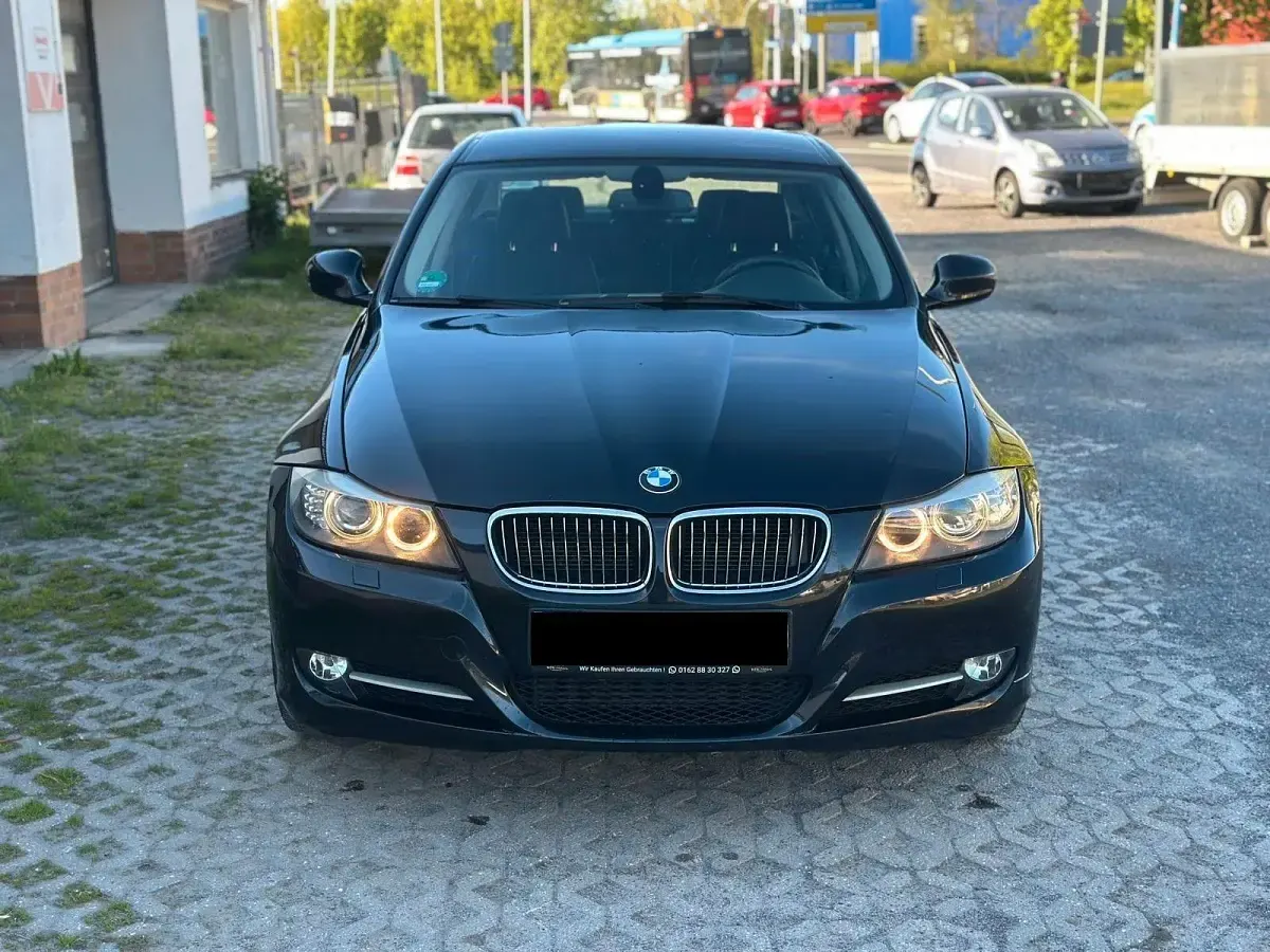 Gebraucht BMW 316 Exclusive 116 PS (85 kW) 2011 Schwarz Limousine