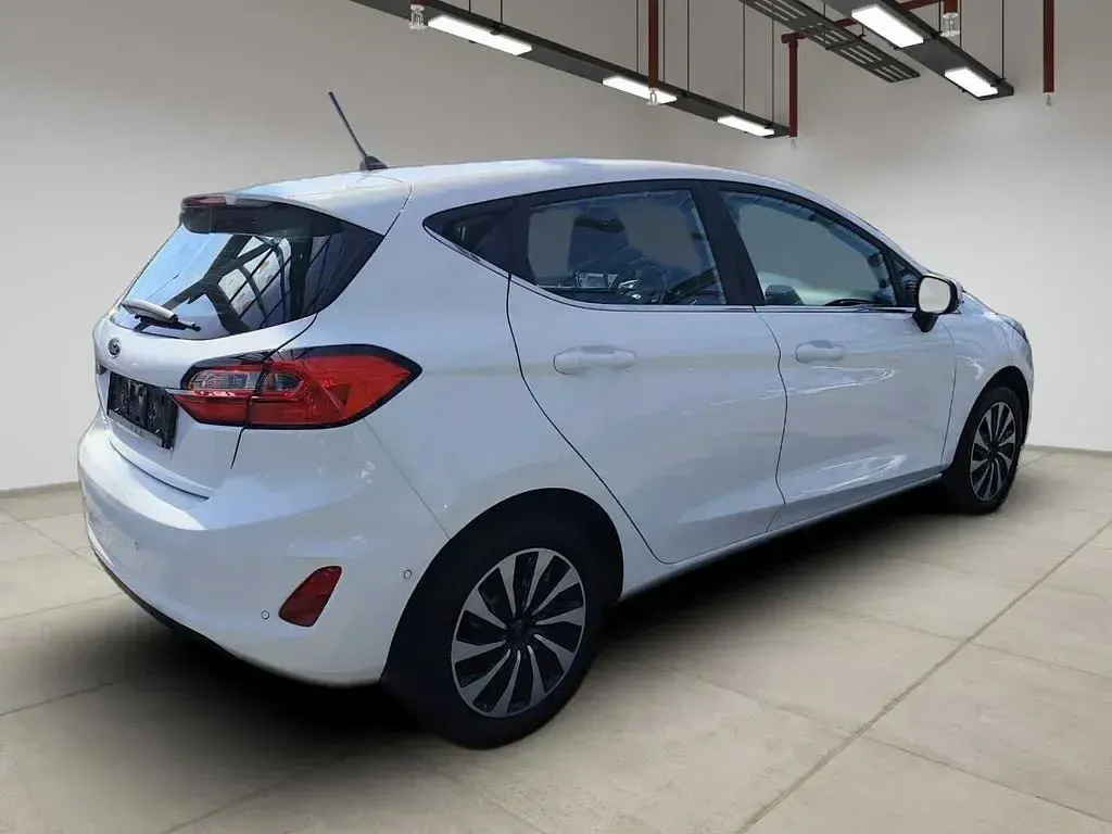 Gebraucht Ford Fiesta Titanium 101 PS (74 kW) 2022 Weiß Kleinwagen