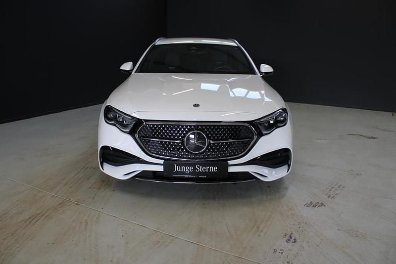 Gebraucht Mercedes E300 AMG 313 PS (230 kW) 2024 Polarweiss Kombi