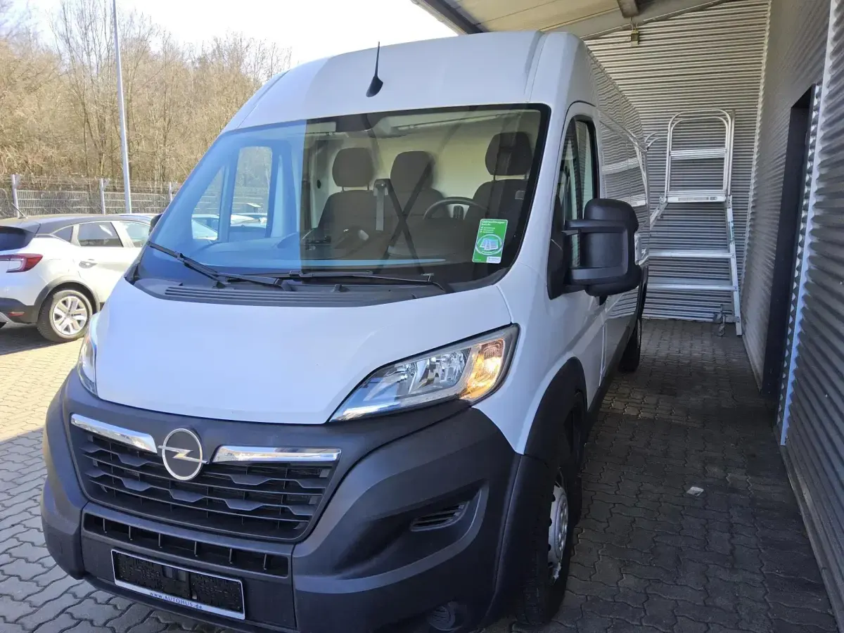 Używany Opel Movano 140 KM (102 kW) 2022 Biały Van