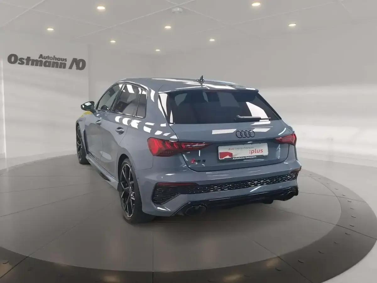Gebraucht Audi RS3 Sport 400 PS (294 kW) 2024 Grau Limousine