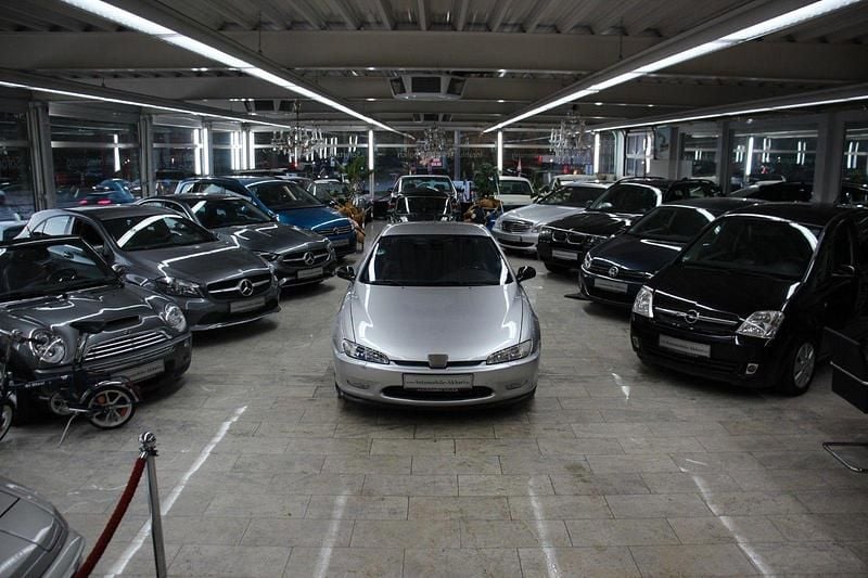 Grau Gebraucht 2002 Peugeot 406 Coupe Platinum Coupé | 2.990 € - Bild 1/4