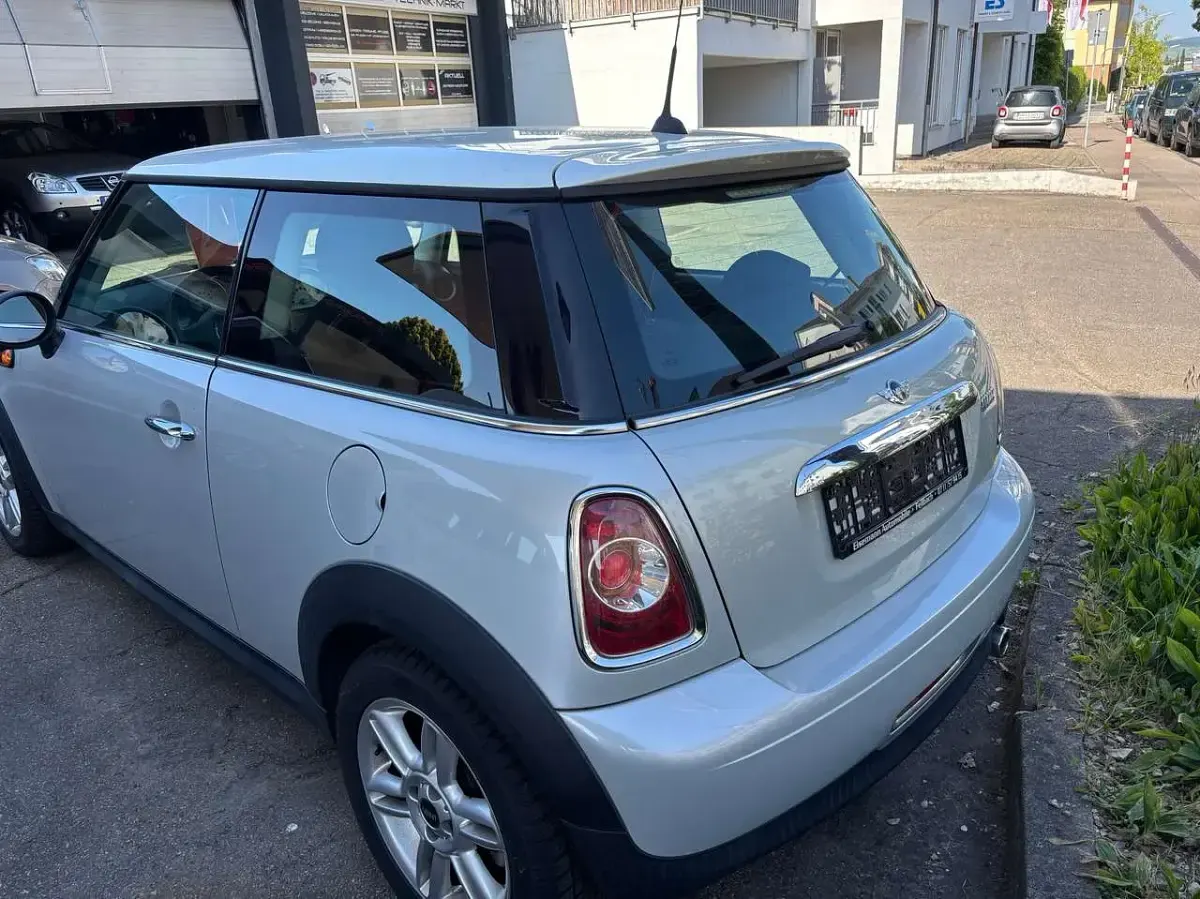 Gebraucht Mini Cooper 122 PS (89 kW) 2011 Weiß Kleinwagen