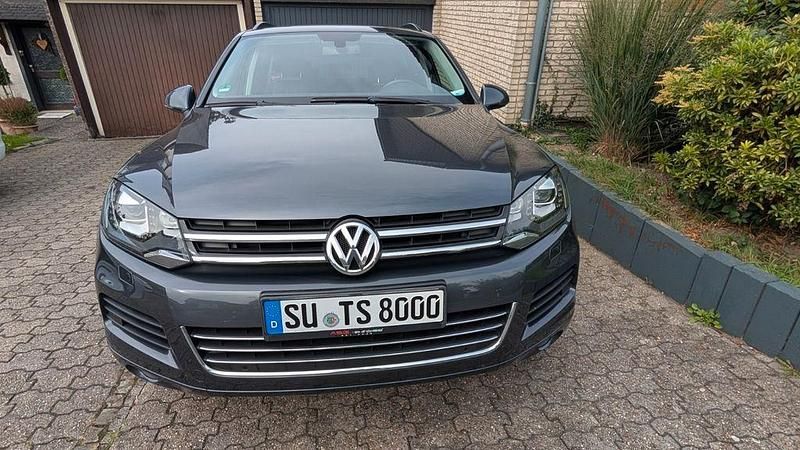Grau Gebraucht 2013 VW Touareg SUV | 16.590 € (Etwas zu teuer) - Bild 1/4