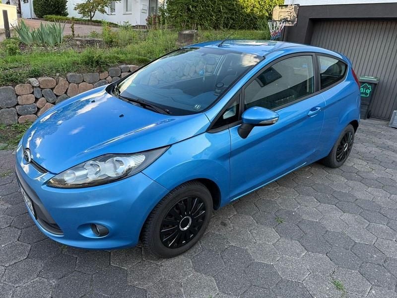 Blau Gebraucht 2009 Ford Fiesta Ambiente Kleinwagen | 4.799 € (Teuer) - Bild 1/4
