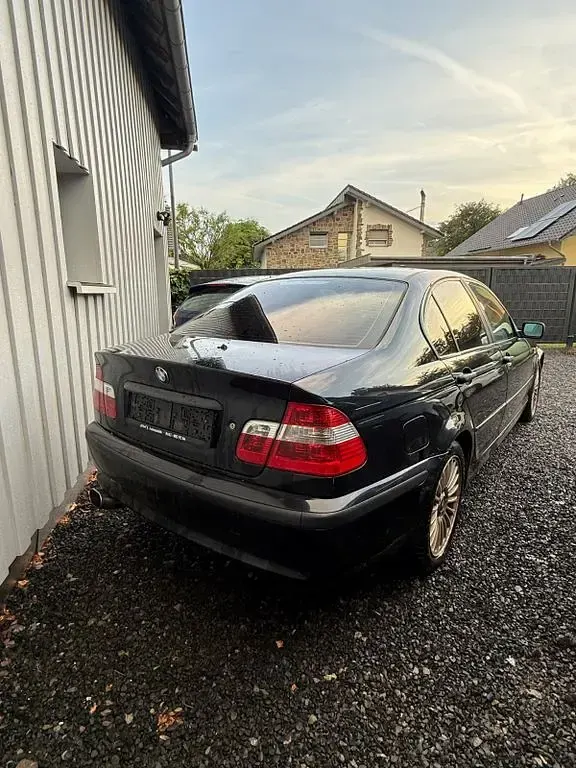 Gebraucht BMW 316 116 PS (85 kW) 2003 Schwarz Limousine