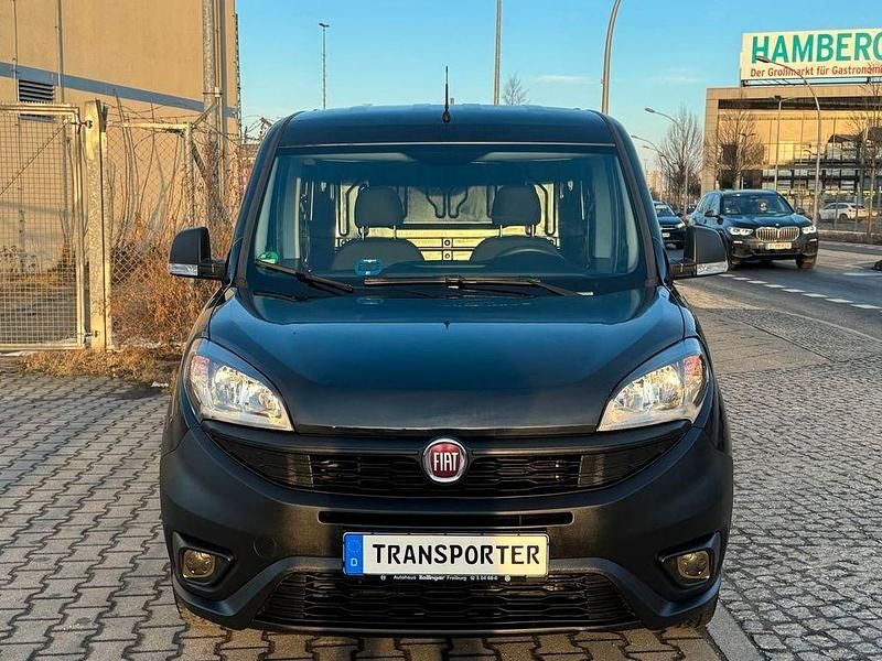 Gebraucht Fiat Doblò Basis 95 PS (69 kW) 2019 Schwarz Van / Kleinbus