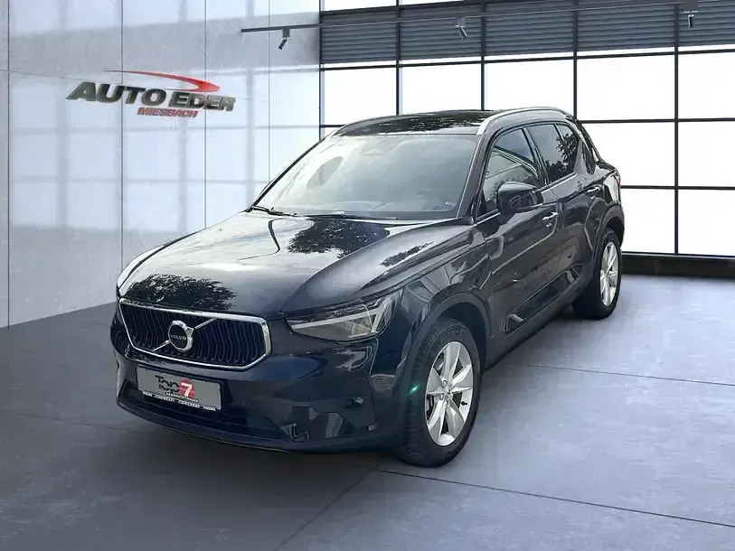 Gebraucht Volvo XC40 Core 163 PS (119 kW) 2024 Onyx black (metallic) SUV