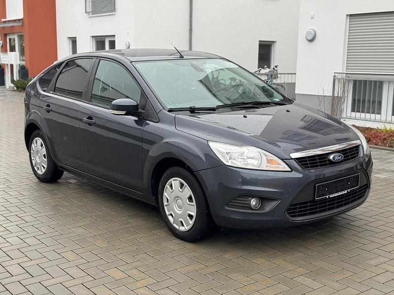 Gebraucht Ford Focus 101 PS (74 kW) 2010 Grau Limousine