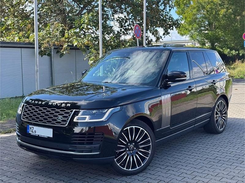 Schwarz Gebraucht 2021 Land Rover Range Rover Vogue SUV | 79.990 € (Etwas zu teuer) - Bild 1/4