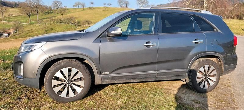 Grau Gebraucht 2013 Kia Sorento SUV | 10.500 € - Bild 1/4