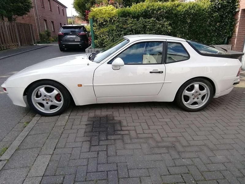 Weiß Gebraucht 1984 Porsche 944 Coupé | 13.900 € - Bild 1/4