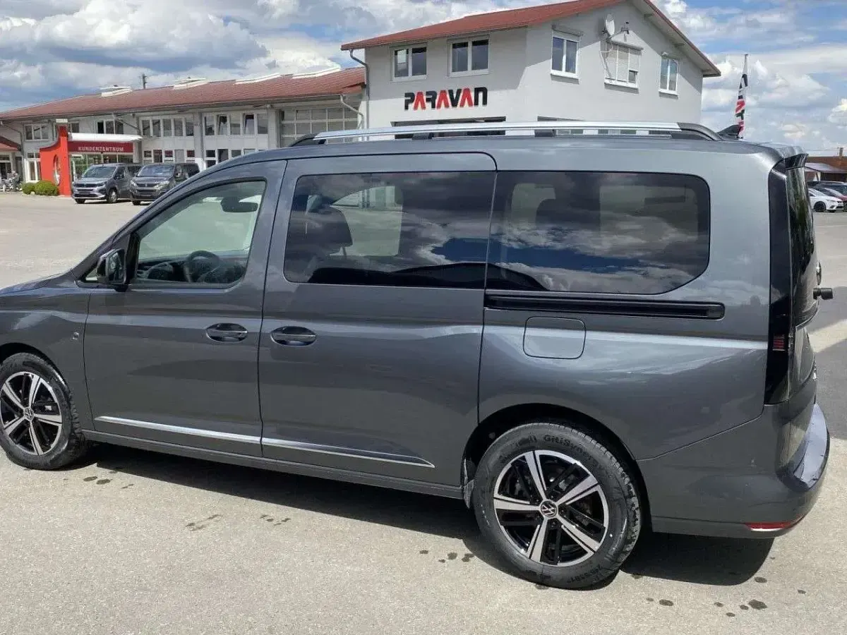 Neu VW Caddy Maxi Style 116 PS (85 kW) 2025 Indiumgrau metallic Van / Kleinbus