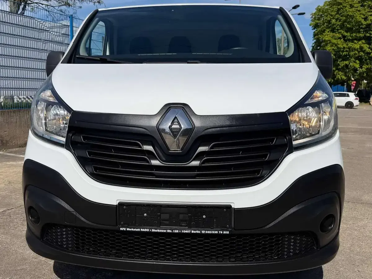 Gebraucht Renault Trafic 101 PS (74 kW) 2016 Weiß Van / Kleinbus