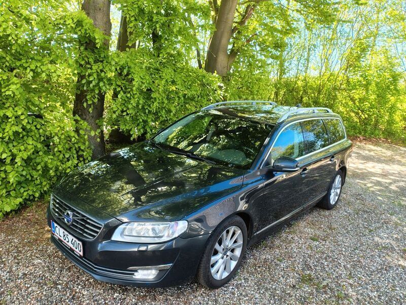 Schwarz Gebraucht 2015 Volvo V70 Summum Kombi | 6.000 € (Superpreis) - Bild 1/4