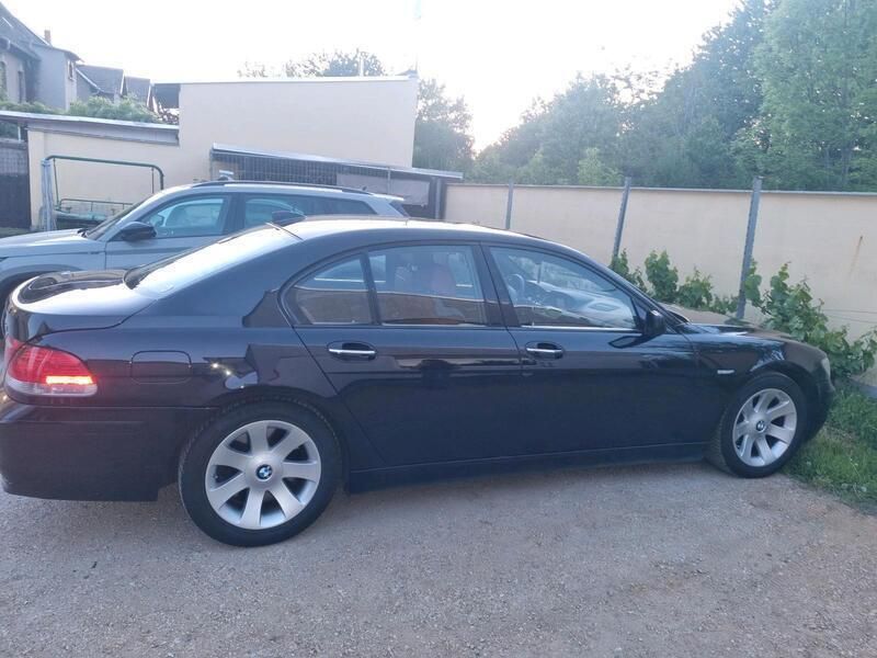 Schwarz Gebraucht 2002 BMW 745 Limousine | 7.000 € - Bild 1/4