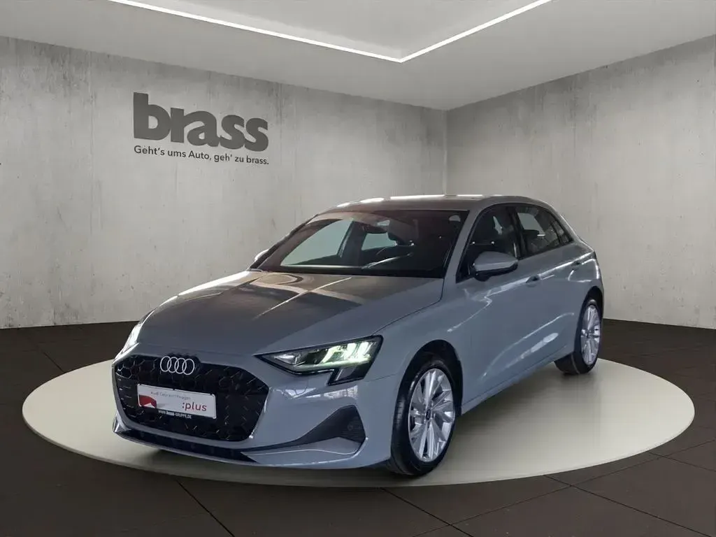 Gebraucht Audi A3 Advanced Plus 150 PS (110 kW) 2024 Pfeilgrau perleffekt Limousine