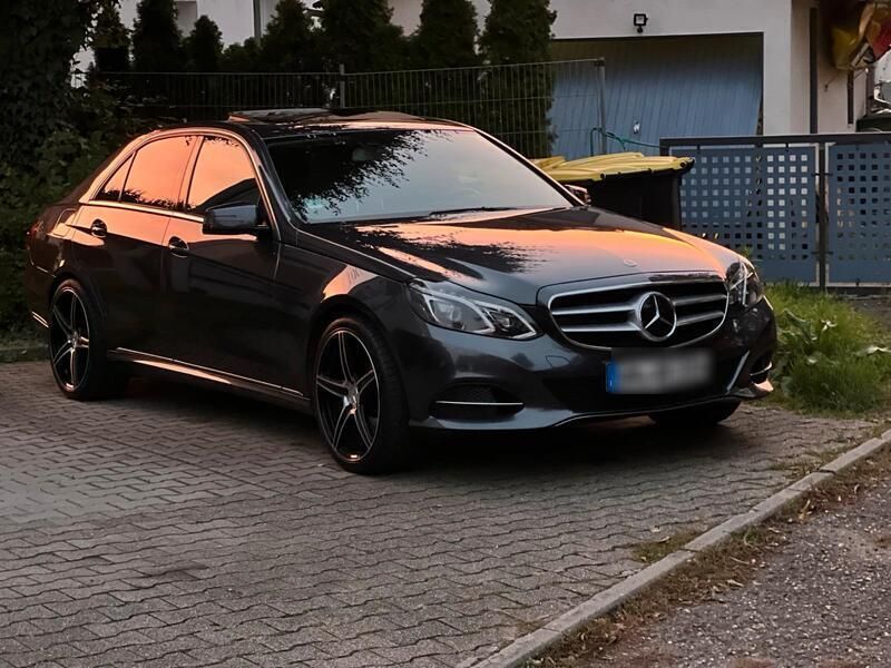 Andere außenfarben Gebraucht 2015 Mercedes E350 Limousine | 22.999 € (Fairer Preis) - Bild 1/4
