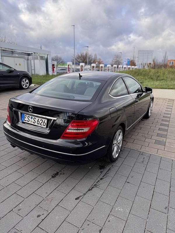 Gebraucht Mercedes C180 Edition 1 156 PS (114 kW) 2011 Schwarz Coupé