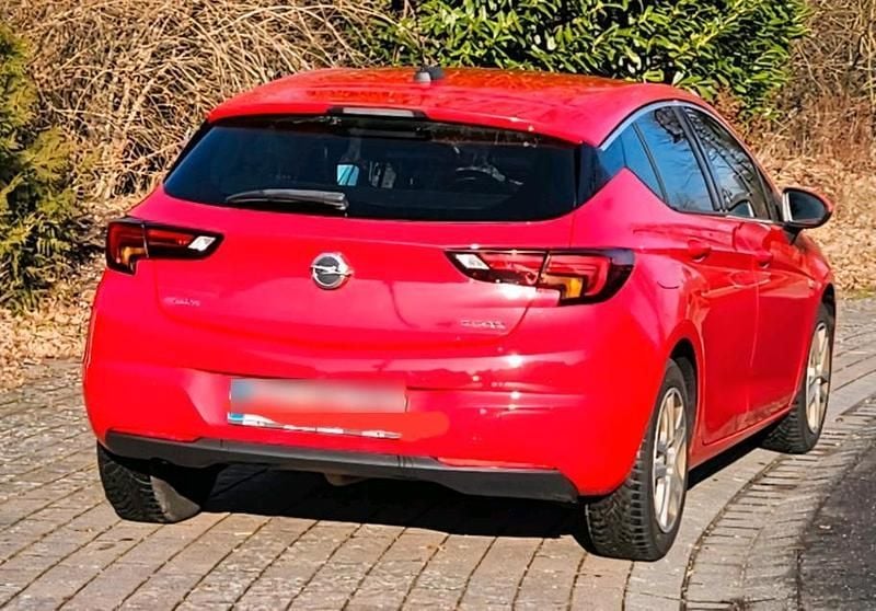 Gebraucht Opel Astra Dynamic 150 PS (110 kW) 2015 Rot Limousine