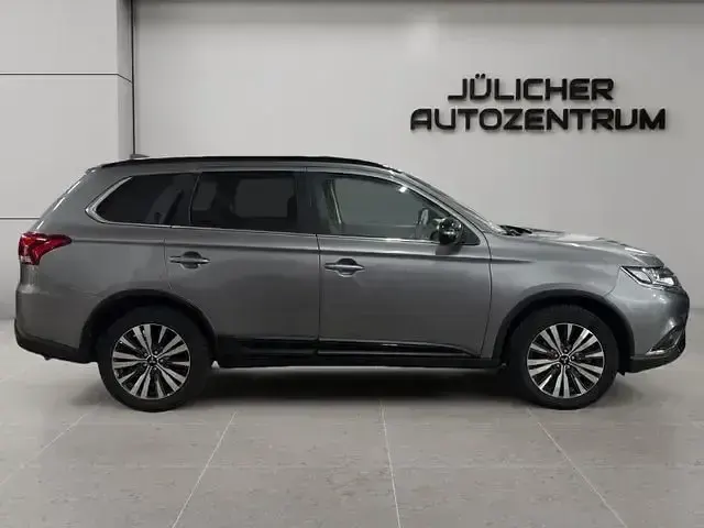 Gebraucht Mitsubishi Outlander Active 150 PS (110 kW) 2019 Grau SUV