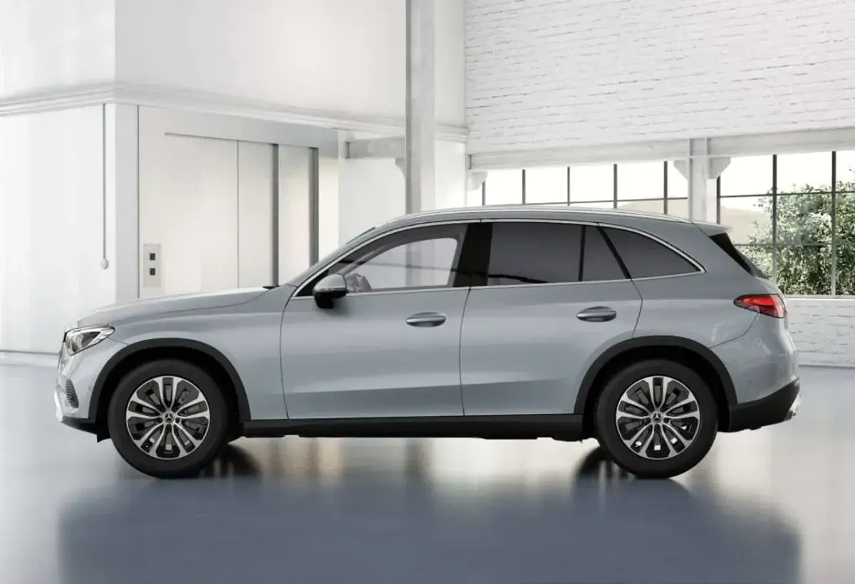 Gebraucht Mercedes GLC220 Avantgarde 197 PS (144 kW) 2025 Metalliclack hightechsilber SUV